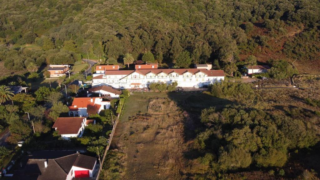 Hostal De Berria Сантонья Экстерьер фото