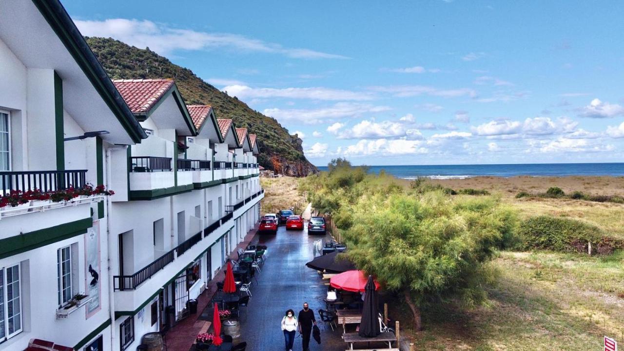 Hostal De Berria Сантонья Экстерьер фото