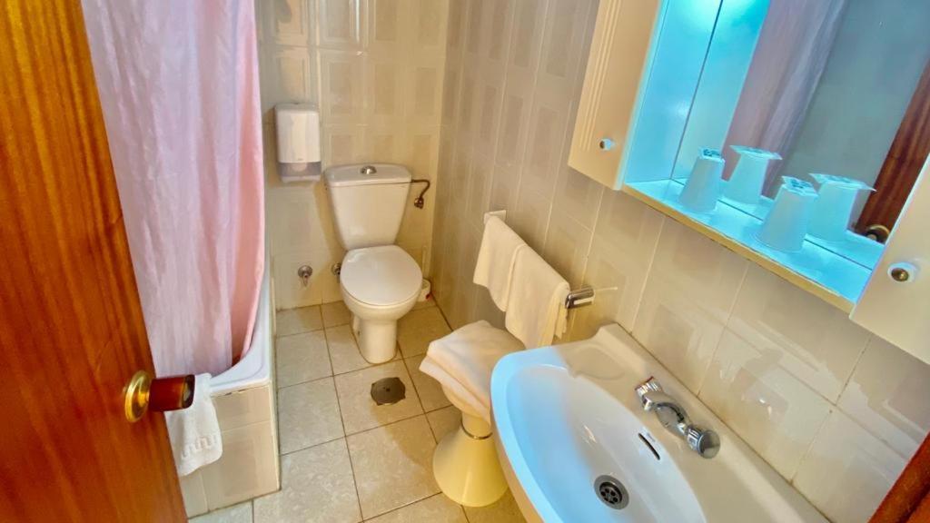 Hostal De Berria Сантонья Экстерьер фото